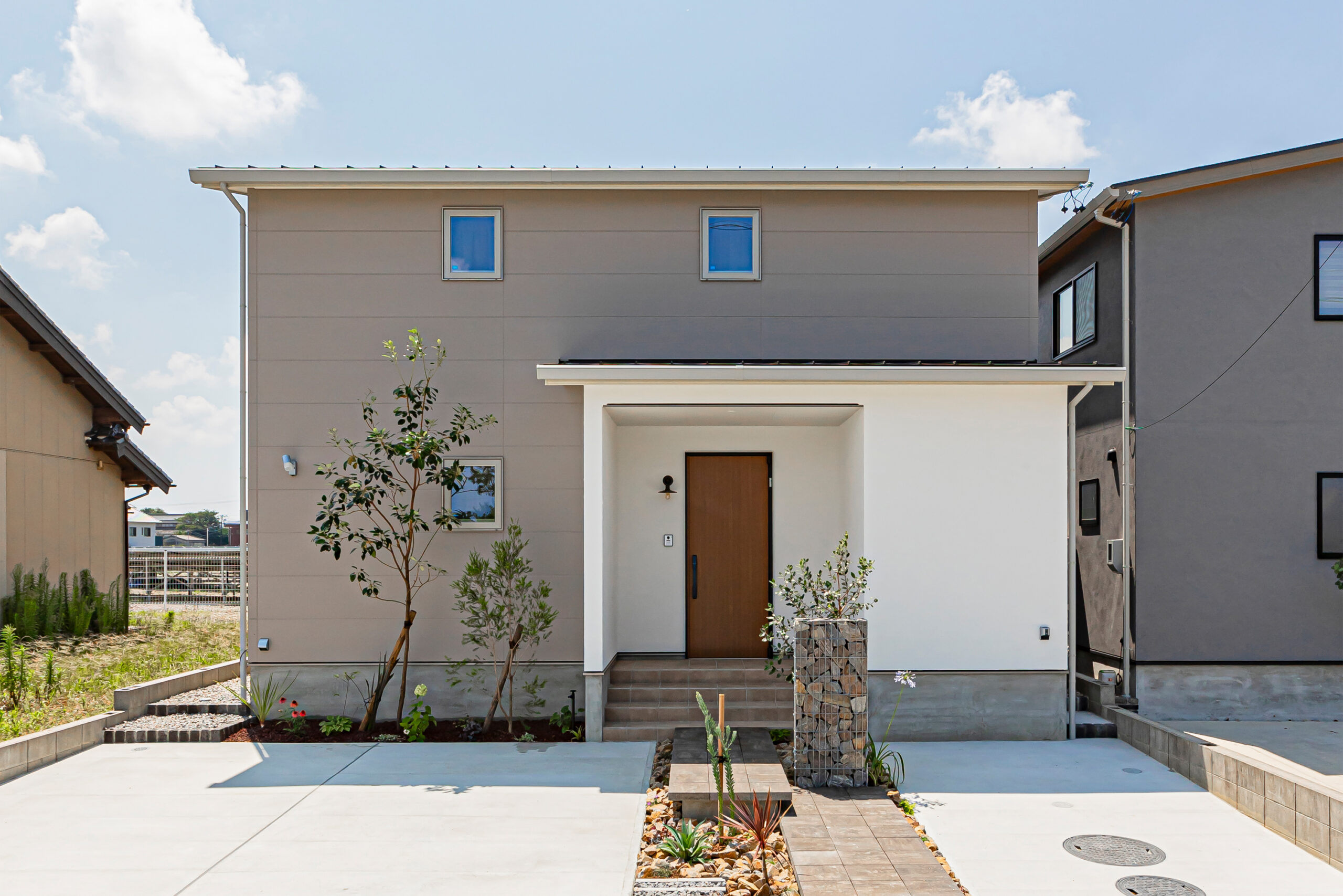 プライベートテラスが広がる1.5階建てのお家