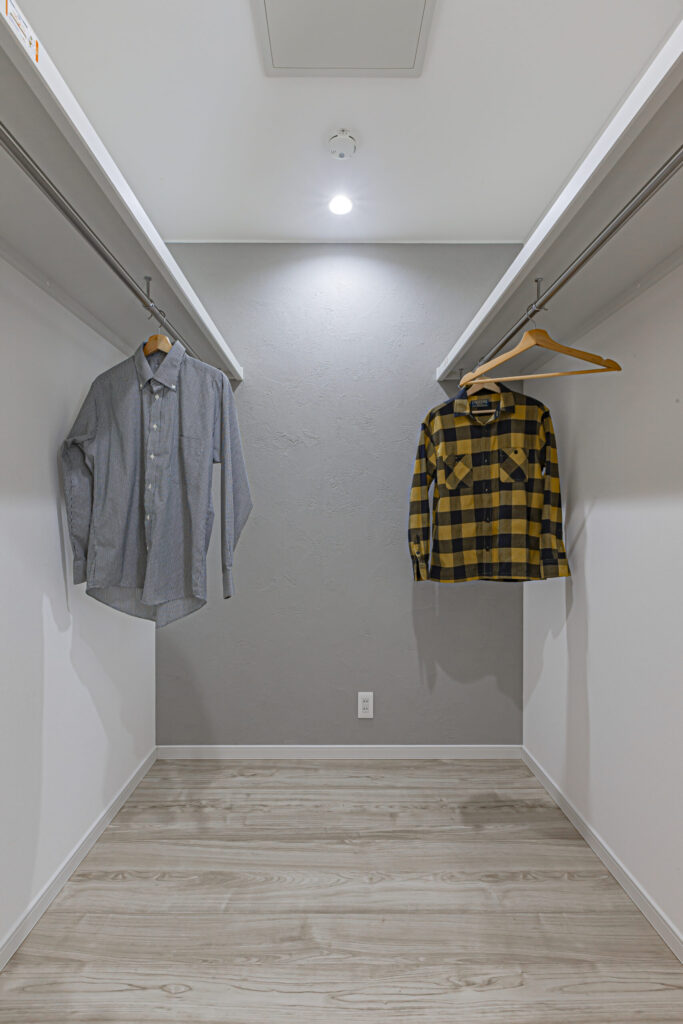 家族の服が仕舞えるファミリークローゼット