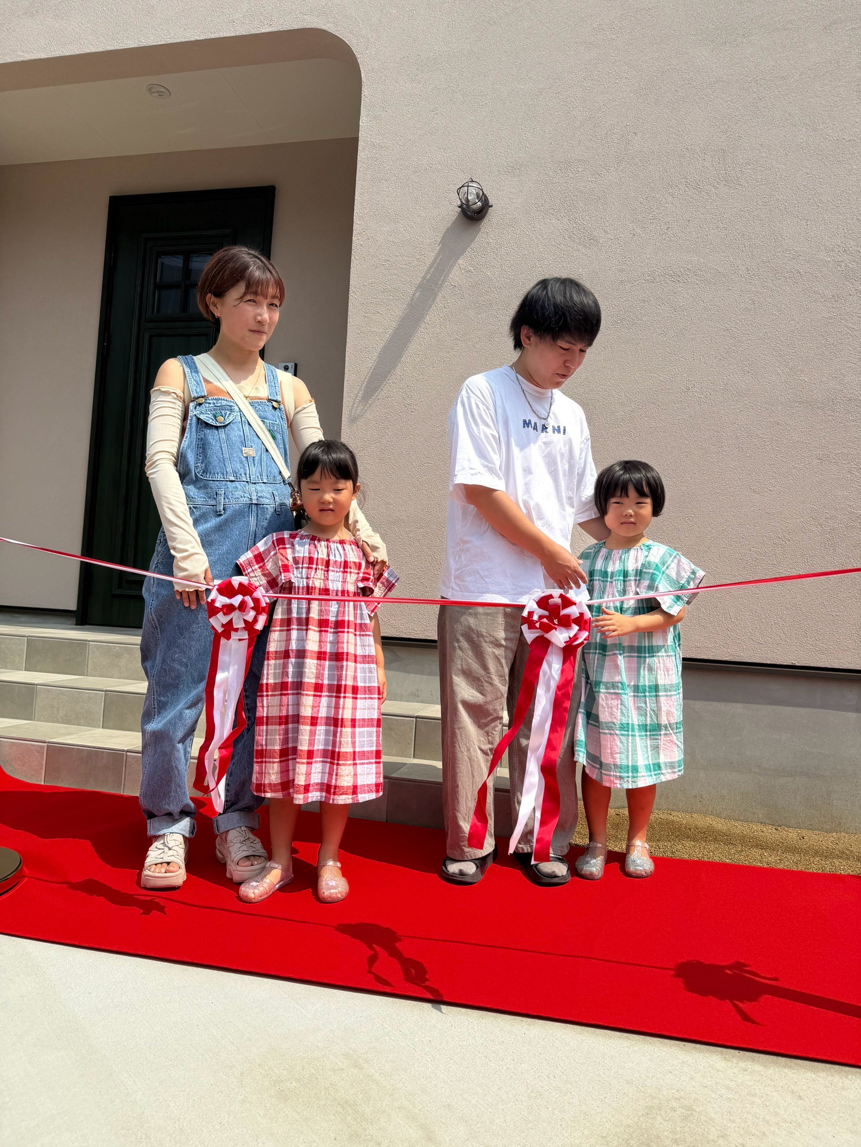 豊橋市に建つベージュの塗り壁がかわいい外観のお家のお引渡し